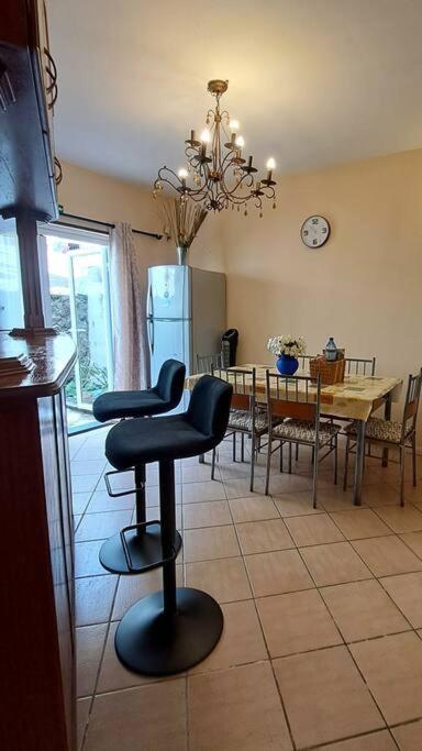 Sunshine Luxurious Villa:4 Mins Walk From Beach Flic-en-Flacq Eksteriør billede