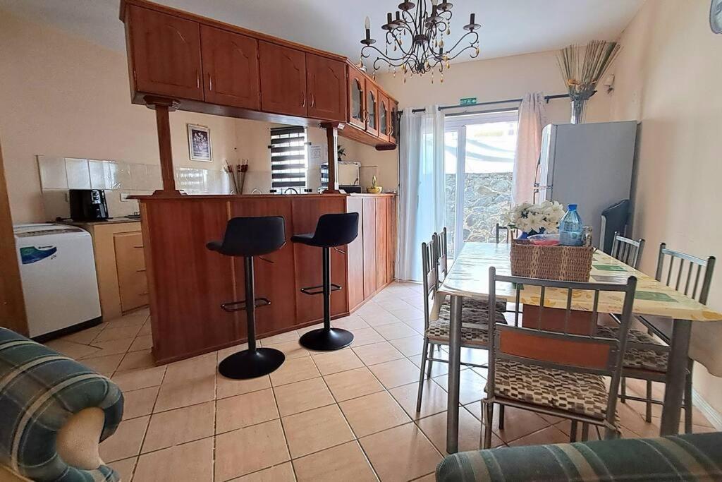 Sunshine Luxurious Villa:4 Mins Walk From Beach Flic-en-Flacq Eksteriør billede
